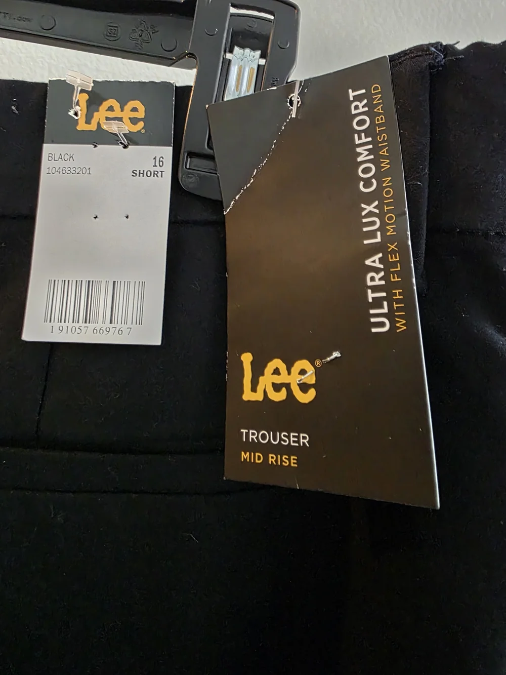 Lee Black Regular Fit Mid-Rise Trousers 16 Short